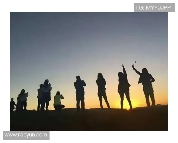 服役中的足球明星：他们如何在军旅生涯中继续追逐梦想与荣耀